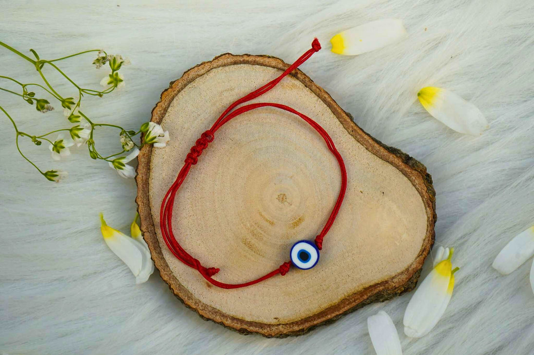 Red String Evil Eye Bracelet by Calminds