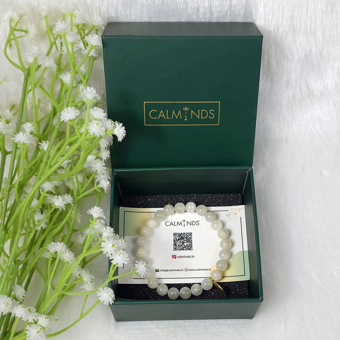 White color Moonstone crystal bracelet